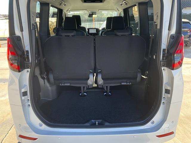 ノア G 4WD バックカメラ ナビ オートクルーズコントロール レーンアシスト 衝突被害軽減システム 両側電動スライドドア オートマチックハイビーム LEDヘッドランプ スマートキー 3列シート CVT(22枚目)