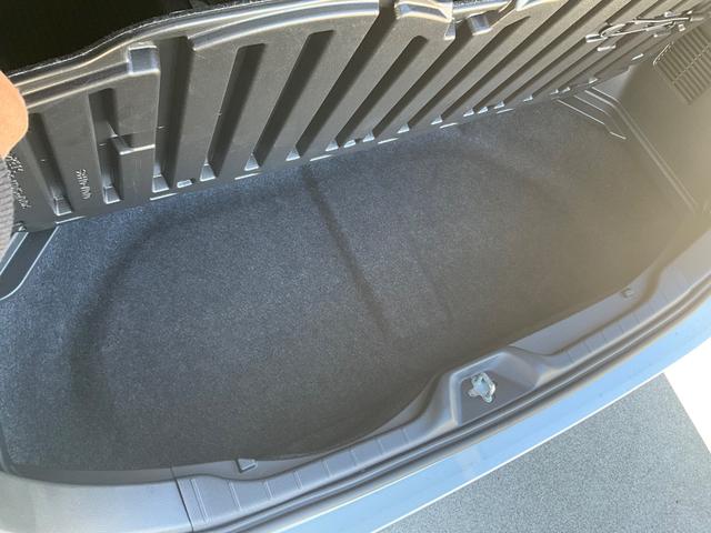 ノア G 4WD バックカメラ ナビ オートクルーズコントロール レーンアシスト 衝突被害軽減システム 両側電動スライドドア オートマチックハイビーム LEDヘッドランプ スマートキー 3列シート CVT(24枚目)