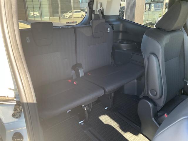 ノア G 4WD バックカメラ ナビ オートクルーズコントロール レーンアシスト 衝突被害軽減システム 両側電動スライドドア オートマチックハイビーム LEDヘッドランプ スマートキー 3列シート CVT(27枚目)