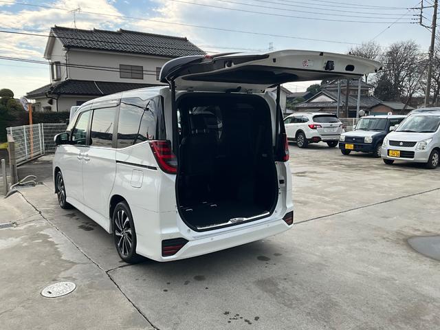 ノア ハイブリッドＳ－Ｚ　ドライブレコーダー　バックカメラ　ナビ　ＴＶ　オートクルーズコントロール　レーンアシスト　衝突被害軽減システム　オートライト　ＬＥＤヘッドランプ　スマートキー　アイドリングストップ　電動格納ミラー（24枚目）