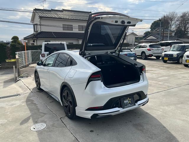 プリウス Ｚ　クリアランスソナー　レーンアシスト　オートクルーズコントロール　パークアシスト　衝突被害軽減システム　全周囲カメラ　ナビ　ＴＶ　アルミホイール　オートマチックハイビーム　オートライト（23枚目）