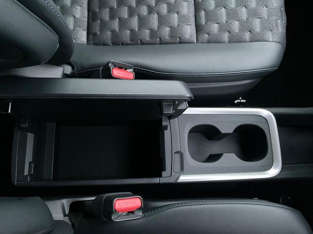 ヴォクシー ハイブリッドＳ－Ｚ　４ＷＤ　バックカメラ　ナビ　ＴＶ　オートクルーズコントロール　レーンアシスト　衝突被害軽減システム　両側スライド・片側電動　オートマチックハイビーム　オートライト　ＬＥＤヘッドランプ　スマートキー（25枚目）