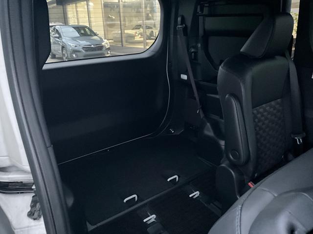 ヴォクシー ハイブリッドＳ－Ｚ　４ＷＤ　バックカメラ　ナビ　ＴＶ　オートクルーズコントロール　レーンアシスト　衝突被害軽減システム　両側スライド・片側電動　オートマチックハイビーム　オートライト　ＬＥＤヘッドランプ　スマートキー（28枚目）