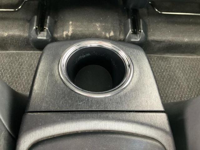 プリウスα Ｇ　社外　８インチ　ＳＤナビ／シート　ハーフレザー／ヘッドランプ　ＨＩＤ／ＥＴＣ／ＥＢＤ付ＡＢＳ／横滑り防止装置／アイドリングストップ／フルセグＴＶ／エアバッグ　運転席／エアバッグ　助手席　記録簿（25枚目）