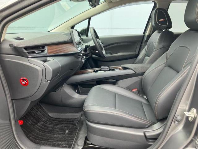 オーラ ４ＷＤ　Ｇ　ＦＯＵＲ９０シュウネンキネンシャ　ＢＯＳＥ／保証書／純正　ＳＤナビ／インテリジェントルームミラー／シートヒーター　前席／アラウンドビューモニター／車線逸脱防止支援システム／シート　合皮／プロパイロット／ヘッドランプ　ＬＥＤ　４ＷＤ（6枚目）