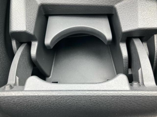 オーラ ４ＷＤ　Ｇ　ＦＯＵＲ９０シュウネンキネンシャ　ＢＯＳＥ／保証書／純正　ＳＤナビ／インテリジェントルームミラー／シートヒーター　前席／アラウンドビューモニター／車線逸脱防止支援システム／シート　合皮／プロパイロット／ヘッドランプ　ＬＥＤ　４ＷＤ（18枚目）