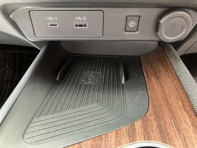 オーラ ４ＷＤ　Ｇ　ＦＯＵＲ９０シュウネンキネンシャ　ＢＯＳＥ／保証書／純正　ＳＤナビ／インテリジェントルームミラー／シートヒーター　前席／アラウンドビューモニター／車線逸脱防止支援システム／シート　合皮／プロパイロット／ヘッドランプ　ＬＥＤ　４ＷＤ（24枚目）