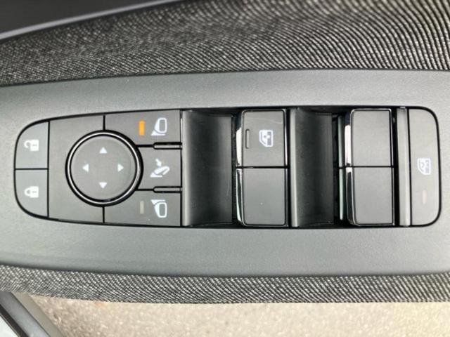 オーラ ４ＷＤ　Ｇ　ＦＯＵＲ９０シュウネンキネンシャ　ＢＯＳＥ／保証書／純正　ＳＤナビ／インテリジェントルームミラー／シートヒーター　前席／アラウンドビューモニター／車線逸脱防止支援システム／シート　合皮／プロパイロット／ヘッドランプ　ＬＥＤ　４ＷＤ（28枚目）