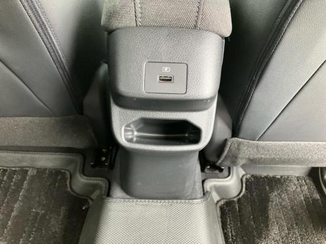 オーラ ４ＷＤ　Ｇ　ＦＯＵＲ９０シュウネンキネンシャ　ＢＯＳＥ／保証書／純正　ＳＤナビ／インテリジェントルームミラー／シートヒーター　前席／アラウンドビューモニター／車線逸脱防止支援システム／シート　合皮／プロパイロット／ヘッドランプ　ＬＥＤ　４ＷＤ（32枚目）