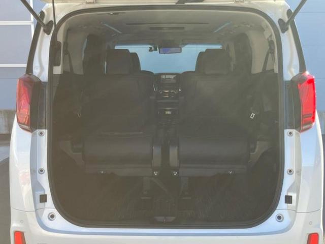 アルファードハイブリッド ４ＷＤハイブリッドＳＲ　サンルーフ／純正エアロ／ディスプレイオーディオ＋ナビ／フリップダウンモニター／両側電動スライドドア／シート　合皮／パーキングアシスト　バックガイド／ヘッドランプ　ＬＥＤ／ＥＴＣ　フルエアロ　電動シート（8枚目）