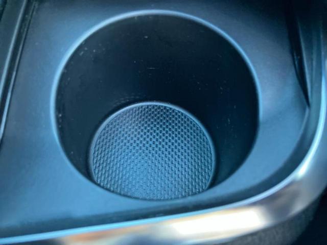 アルファードハイブリッド ４ＷＤハイブリッドＳＲ　サンルーフ／純正エアロ／ディスプレイオーディオ＋ナビ／フリップダウンモニター／両側電動スライドドア／シート　合皮／パーキングアシスト　バックガイド／ヘッドランプ　ＬＥＤ／ＥＴＣ　フルエアロ　電動シート（19枚目）