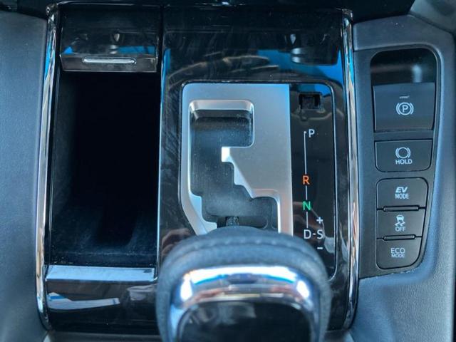 アルファードハイブリッド ４ＷＤハイブリッドＳＲ　サンルーフ／純正エアロ／ディスプレイオーディオ＋ナビ／フリップダウンモニター／両側電動スライドドア／シート　合皮／パーキングアシスト　バックガイド／ヘッドランプ　ＬＥＤ／ＥＴＣ　フルエアロ　電動シート（26枚目）