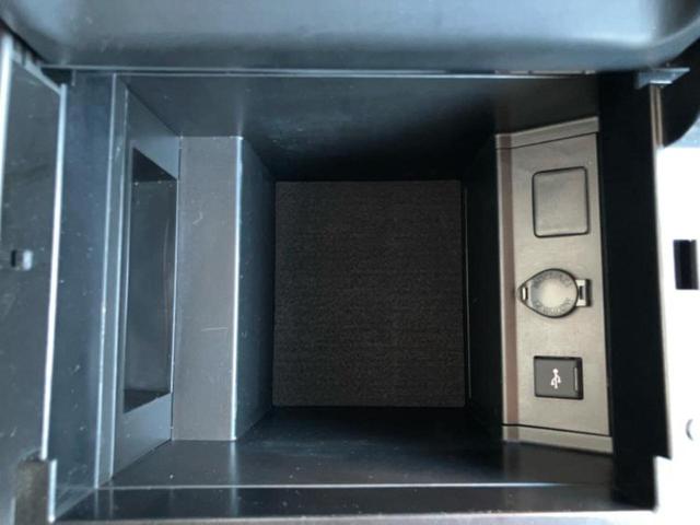 アルファードハイブリッド ４ＷＤハイブリッドＳＲ　サンルーフ／純正エアロ／ディスプレイオーディオ＋ナビ／フリップダウンモニター／両側電動スライドドア／シート　合皮／パーキングアシスト　バックガイド／ヘッドランプ　ＬＥＤ／ＥＴＣ　フルエアロ　電動シート（29枚目）