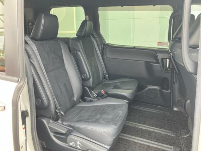 ヴォクシー ZSキラメキ3 純正エアロ/保証書/純正 10インチ SDナビ/フリップダウンモニター 純正 12.1インチ/衝突安全装置/両側電動スライドドア/車線逸脱防止支援システム/シート ハーフレザー 衝突被害軽減システム(7枚目)