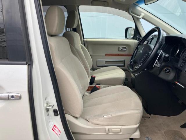 デリカD:5 4WD Dプレミアム ロックフォード/保証書/純正 SDナビ/両側電動スライドドア/シートヒーター 前席/電動バックドア/ヘッドランプ HID/ETC/EBD付ABS/横滑り防止装置/バックモニター/フルセグTV 4WD(5枚目)