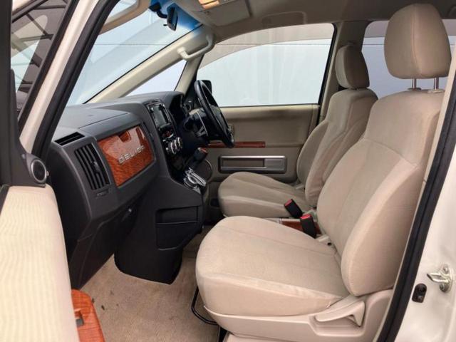 デリカD:5 4WD Dプレミアム ロックフォード/保証書/純正 SDナビ/両側電動スライドドア/シートヒーター 前席/電動バックドア/ヘッドランプ HID/ETC/EBD付ABS/横滑り防止装置/バックモニター/フルセグTV 4WD(6枚目)