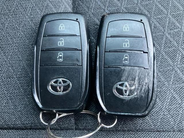 ノア S-G 新品タイヤ/保証書/ディスプレイオーディオ+ナビ10.5インチ/フリップダウンモニター 純正 13.2インチ/衝突安全装置/電動スライドドア/車線逸脱防止支援システム 衝突被害軽減システム DVD再生(31枚目)