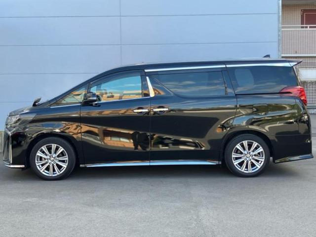 アルファード Ｓタイプゴールド　新品タイヤ／サンルーフ／保証書／ディスプレイオーディオ＋ナビ／フリップダウンモニター／デジタルインナーミラー／衝突安全装置／両側電動スライドドア／車線逸脱防止支援システム／電動バックドア　バックカメラ（2枚目）