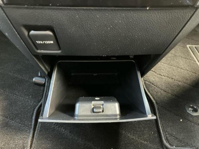 アルファード Ｓタイプゴールド　新品タイヤ／サンルーフ／保証書／ディスプレイオーディオ＋ナビ／フリップダウンモニター／デジタルインナーミラー／衝突安全装置／両側電動スライドドア／車線逸脱防止支援システム／電動バックドア　バックカメラ（28枚目）