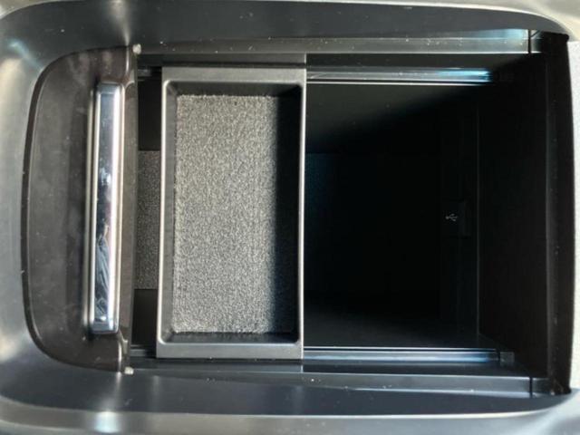 アルファード Ｓタイプゴールド　新品タイヤ／サンルーフ／保証書／ディスプレイオーディオ＋ナビ／フリップダウンモニター／デジタルインナーミラー／衝突安全装置／両側電動スライドドア／車線逸脱防止支援システム／電動バックドア　バックカメラ（30枚目）