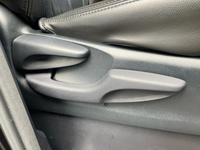 アルファード Ｓタイプゴールド　新品タイヤ／サンルーフ／保証書／ディスプレイオーディオ＋ナビ／フリップダウンモニター／デジタルインナーミラー／衝突安全装置／両側電動スライドドア／車線逸脱防止支援システム／電動バックドア　バックカメラ（32枚目）