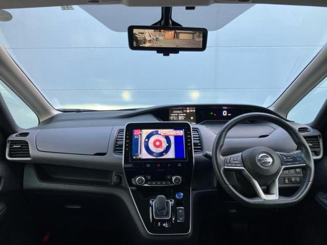 セレナ eパワーハイウェイスターV 新品タイヤ/純正 10インチ メモリーナビ/フリップダウンモニター 純正 10インチ/インテリジェントルームミラー/エマージェンシーブレーキ/両側電動スライドドア/アラウンドビューモニター ETC(4枚目)