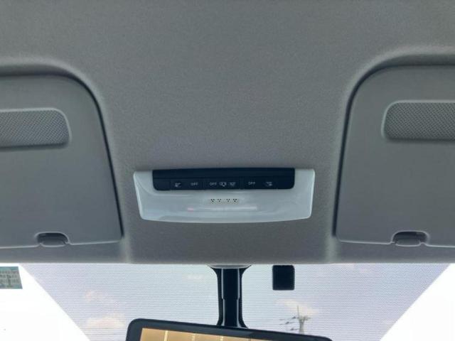 セレナ eパワーハイウェイスターV 新品タイヤ/純正 10インチ メモリーナビ/フリップダウンモニター 純正 10インチ/インテリジェントルームミラー/エマージェンシーブレーキ/両側電動スライドドア/アラウンドビューモニター ETC(19枚目)