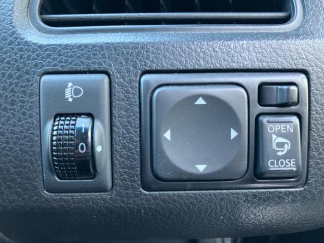 セレナ ライダーHV 新品タイヤ/保証書/純正 8インチ SDナビ/フリップダウンモニター/電動スライドドア/ヘッドランプ HID/ETC/EBD付ABS/横滑り防止装置/アイドリングストップ/クルーズコントロール(16枚目)