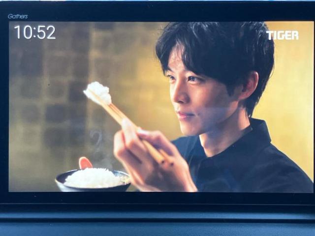 ヴェゼル ｅＨＥＶ　Ｚ　保証書／純正　９インチ　ナビ／ホンダセンシング／シートヒーター　前席／車線逸脱防止支援システム／電動バックドア／登録済未使用車／ヘッドランプ　ＬＥＤ／ＵＳＢジャック／Ｂｌｕｅｔｏｏｔｈ接続　禁煙車（10枚目）