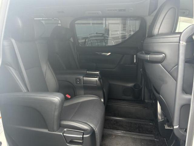 アルファード Ｓ　Ｃパッケージ　新品タイヤ／保証書／社外　１１インチ　ＳＤナビ／フリップダウンモニター　社外　１２．８インチ／デジタルインナーミラー／トヨタセーフティセンス／両側電動スライドドア／シートヒーター　前席　バックカメラ（7枚目）