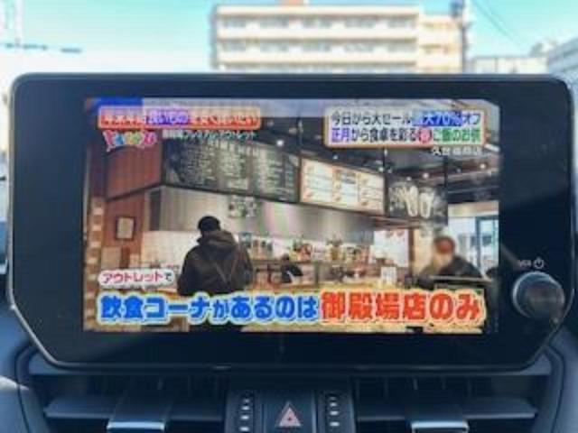 ＲＡＶ４ ４ＷＤハイブリッドＧ　新品タイヤ／サンルーフ／純正エアロ／保証書／ディスプレイオーディオ＋ナビ／デジタルインナーミラー／衝突安全装置／シートヒーター／車線逸脱防止支援システム／電動バックドア　衝突被害軽減システム　４ＷＤ（10枚目）