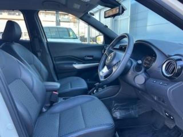 キックス X 新品タイヤ/保証書/純正 9インチ SDナビ/インテリジェントルームミラー/衝突安全装置/車線逸脱防止支援システム/シート ハーフレザー/ヘッドランプ LED/ETC/EBD付ABS ワンオーナー(5枚目)