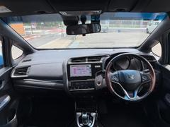 「この車の写真をもっと見たい」「状態が気になる」「この装備はついている？」どんな小さな疑問でもお気軽にお問い合わせください！ 4