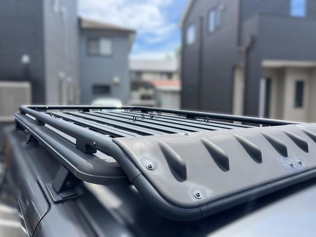 デリカＤ：５ Ｇ　パワーパッケージ　オートフラッグスルーフラック　ＢＵＳＴＥＲＳリアラダーブラック　ジャオスバックドアスカッフプロテクター　ジャオスフロントグリル　ＧＩＧＥＡＲ３インチ　サイドステップロックスライダー（18枚目）