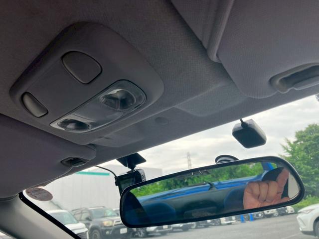 インプレッサ ＷＲＸ　大型リアスポイラー　ＲＡＹＳ１７インチアルミ　ＢＥＩＴＺ車高調　社外マフラー　ＭＯＭＯステアリング　カロッツェリアナビ　ＥＴＣ　Ｂｌｕｅｔｏｏｔｈ機能あり　オートエアコン　取説　記録簿　スバルブルー（21枚目）