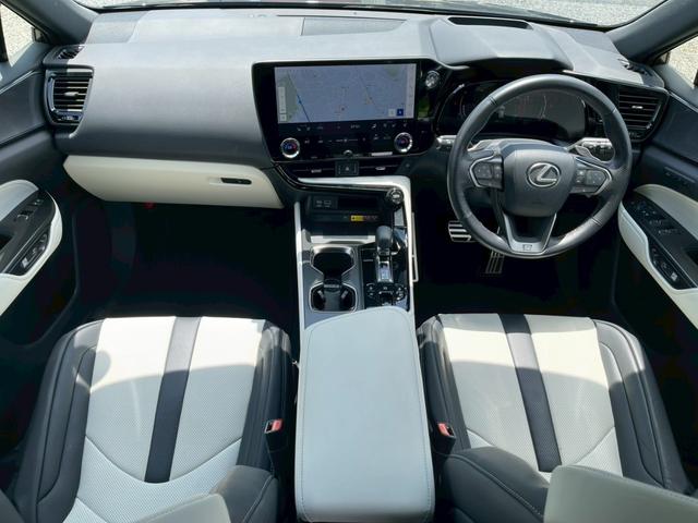 ＮＸ ＮＸ３５０　Ｆスポーツ　ＴＲＤエアロ　パノラマルーフ　ルーフレール　３眼ＬＥＤヘッドライト　デジタルインナーミラー　前後ドライブレコーダー　オレンジブレーキキャリパー　ブラック・ホワイトレザーシート　ＥＴＣ２．０（9枚目）