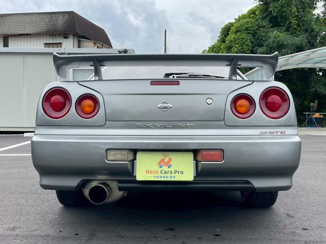スカイライン ２５ＧＴターボ　トランクスポイラー　社外マフラー　車高調　社外ナビ　フルセグ　タイベル交換すみ（6枚目）