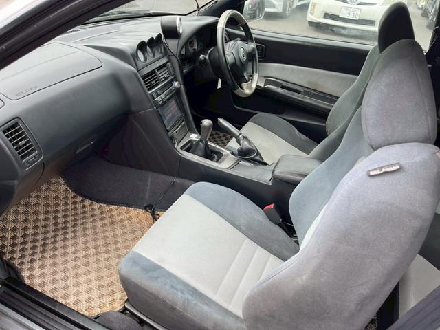 スカイライン ２５ＧＴターボ　トランクスポイラー　社外マフラー　車高調　社外ナビ　フルセグ　タイベル交換すみ（11枚目）