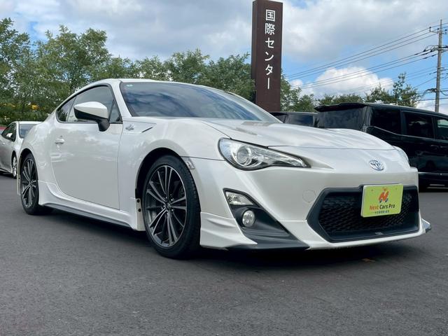 ８６ ＧＴ　ＨＫＳスーパーチャージャー　ＴＲＤエアロ　Ｄｅｆｉ３連メーター　社外マフラー　純正ナビ　フルセグ　バックモニター　スマートキー　プッシュスタート　ワンオーナー（2枚目）