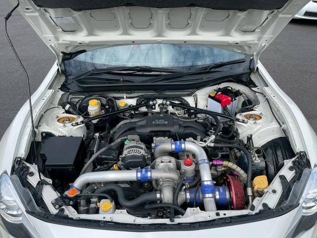 ８６ ＧＴ　ＨＫＳスーパーチャージャー　ＴＲＤエアロ　Ｄｅｆｉ３連メーター　社外マフラー　純正ナビ　フルセグ　バックモニター　スマートキー　プッシュスタート　ワンオーナー（29枚目）