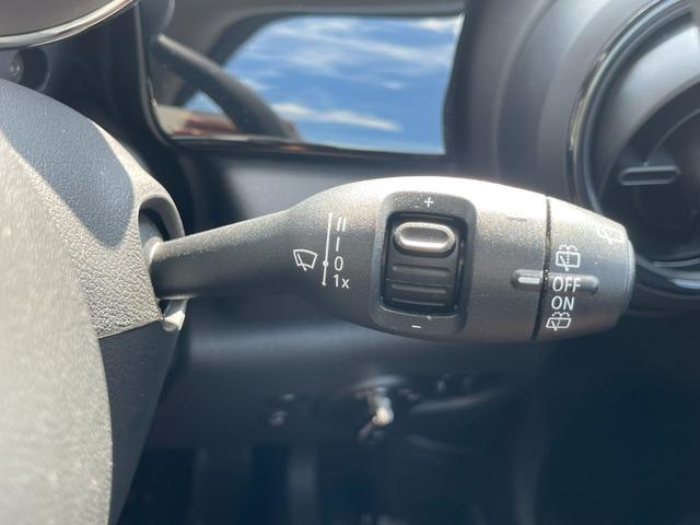 ＭＩＮＩ 　クーパーＤ　ディスプレイオーディオ　フルセグ　バックモニター　スマートキー　プッシュスタート　クルーズコントロール　ＬＥＤヘッドライト　純正アルミ（21枚目）