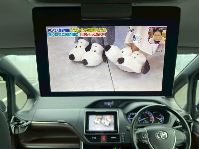 エスクァイア ハイブリッドＧｉ　純正９インチナビ　純正１１インチフリップダウンモニター　フルセグＴＶ　バックカメラ　ＥＴＣ　前席シートヒーター（26枚目）