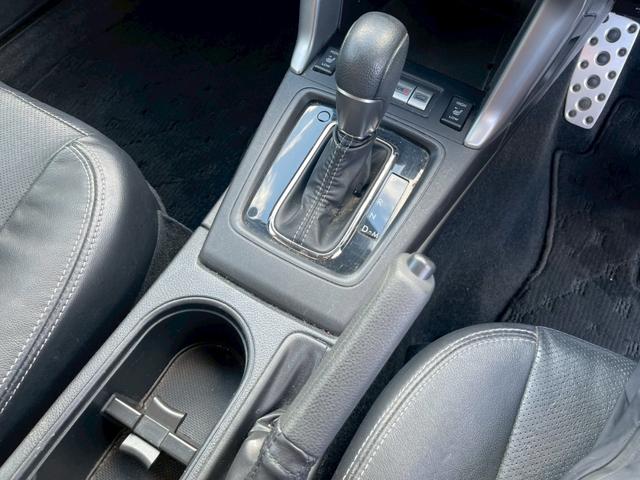 フォレスター ２．０ＸＴ　アイサイト　純正ナビ　フルセグ　バックモニター　衝突軽減ブレーキ　全車速追従クルーズコントロール　パワーシート　シートヒーター　スマートキー　プッシュスタート　パワーバックドア　パドルシフト（26枚目）