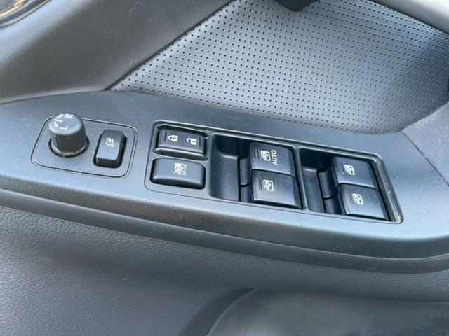 フォレスター ２．０ＸＴ　アイサイト　純正ナビ　フルセグ　バックモニター　衝突軽減ブレーキ　全車速追従クルーズコントロール　パワーシート　シートヒーター　スマートキー　プッシュスタート　パワーバックドア　パドルシフト（27枚目）