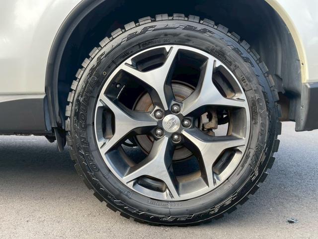 フォレスター ２．０ＸＴ　アイサイト　純正ナビ　フルセグ　バックモニター　衝突軽減ブレーキ　全車速追従クルーズコントロール　パワーシート　シートヒーター　スマートキー　プッシュスタート　パワーバックドア　パドルシフト（35枚目）