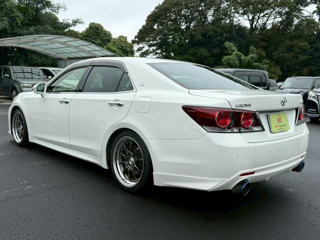 クラウン アスリートＳ－Ｔ　メーカーナビ　フルセグ　バックモニター　プリクラッシュ　レーダークルーズ　パワーシート　ＬＥＤヘッドライト　車高調　柿本マフラー　ＳＳＲアルミ　スマートキー　プッシュスタート（4枚目）