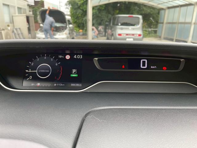 セレナ ハイウェイスターＶ　純正１０インチナビ　フルセグ　全周囲モニター　両側パワスラ　ＬＥＤヘッドライト　ＬＥＤフォグ　パーソナルテーブル　クルーズコントロール　後席モニター　スマートキー　プッシュスタート　ワンオーナー（15枚目）