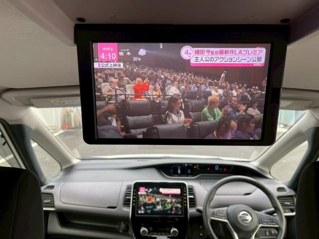 セレナ ハイウェイスターＶ　純正１０インチナビ　フルセグ　全周囲モニター　両側パワスラ　ＬＥＤヘッドライト　ＬＥＤフォグ　パーソナルテーブル　クルーズコントロール　後席モニター　スマートキー　プッシュスタート　ワンオーナー（20枚目）