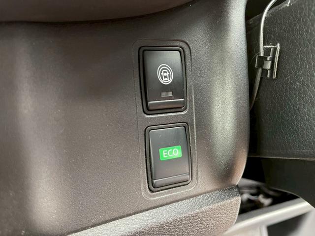 セレナ ハイウェイスターＶ　純正１０インチナビ　フルセグ　全周囲モニター　両側パワスラ　ＬＥＤヘッドライト　ＬＥＤフォグ　パーソナルテーブル　クルーズコントロール　後席モニター　スマートキー　プッシュスタート　ワンオーナー（24枚目）