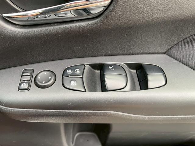 セレナ ハイウェイスターＶ　純正１０インチナビ　フルセグ　全周囲モニター　両側パワスラ　ＬＥＤヘッドライト　ＬＥＤフォグ　パーソナルテーブル　クルーズコントロール　後席モニター　スマートキー　プッシュスタート　ワンオーナー（28枚目）